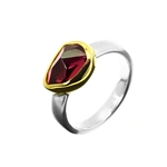 Ring, 2.5ct Red Tourmaline