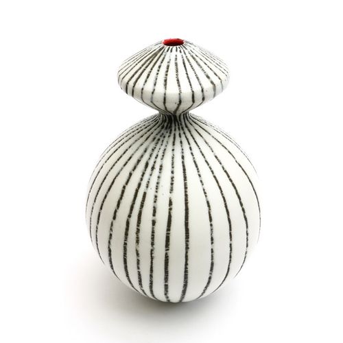 Friends Vase White Angle